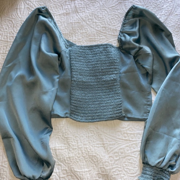 light blue silk blouse - Picture 4 of 5